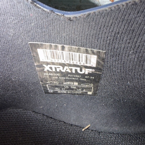 Kids Xtratuf ankle deck boots size 5 - Picture 3 of 5